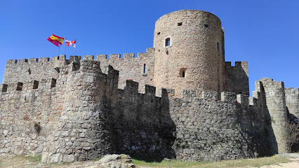 Castillo de La Adrada (siglos XIV y XV) en La Adrada. Castillo