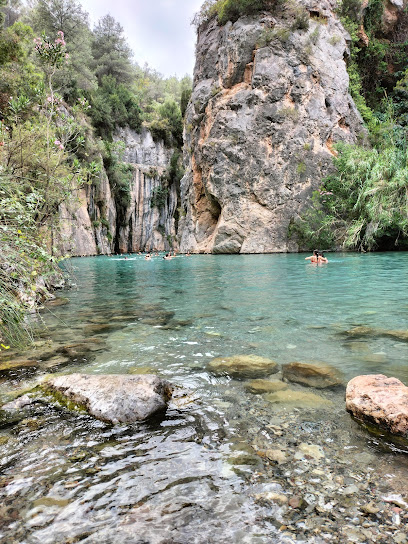 Fuente de Los Baños (balneario natural de Montanejos) en Montanejos. Atracción turística