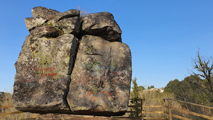Pena Dos Namorados en Carballino. Lugar de interés histórico