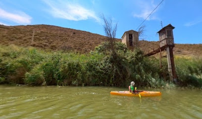 Embarcadero de Cinco Olivas en Cinco Olivas. Zona de piragüismo