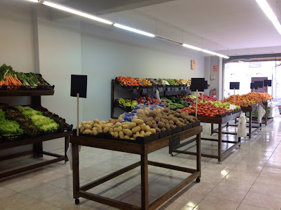 Fruiteria Moltfruit en Manlleu. Frutería