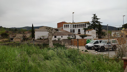 Masia Can Tutusaus - Celler VallDolina en Olesa de Bonesvalls. Bodega