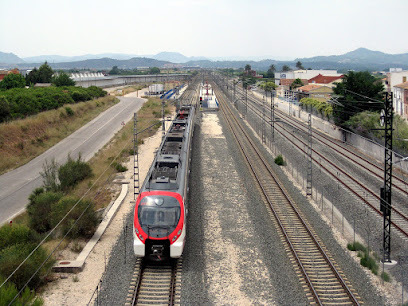 Estación de tren La Pobla Llarga en Puebla Larga. Estación de tren