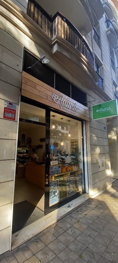 Ananá fresco y natural en Santa Cruz de Tenerife. Frutería