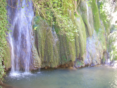Cascada El Pozo de La Horca en Cañete. Parque