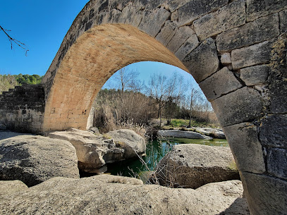 Puente Viejo de Cabacés en Cabacés. Puente
