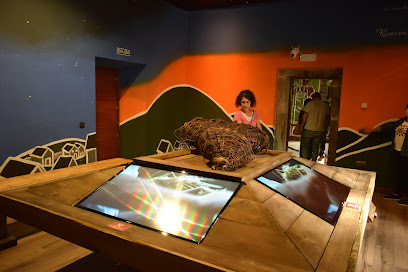 LA CASONA DE LOS CONDES DE LUNA en Murias de Paredes. Centro de información turística