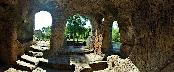 Eremitorio rupestre de San Vicente en Cervera de Pisuerga. Departamento municipal de turismo