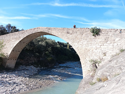 Puente románico de Roda de Isábena en Roda de Isábena. Puente
