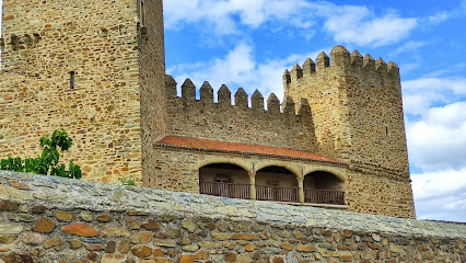 Castillo de Monroy en Monroy. Lugar de interés histórico