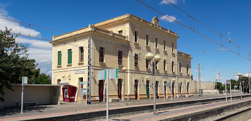 Estación de tren La Puebla de Hijar en La Estación. Estación de tren