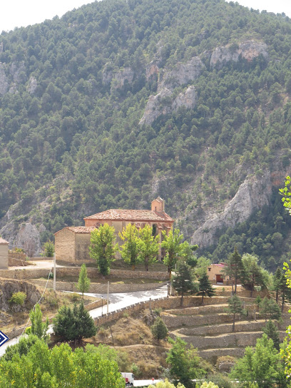Ermita de Santa Ana en Linares de Mora. Iglesia