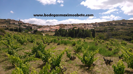 Bodegas Maximo Abete en San Martín de Unx. Bodega