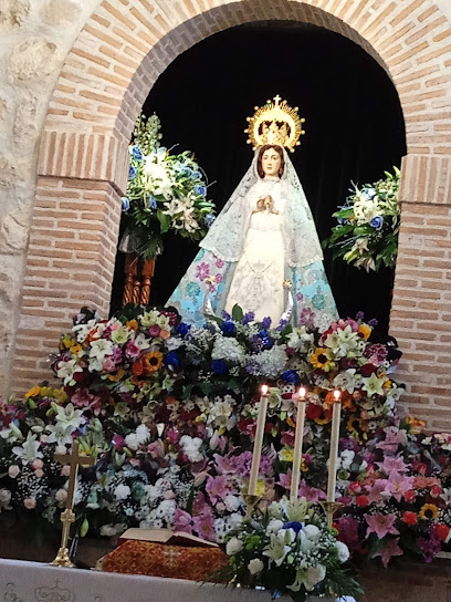 Ermita de la Virgen de la Esperanza en Lillo. Capilla