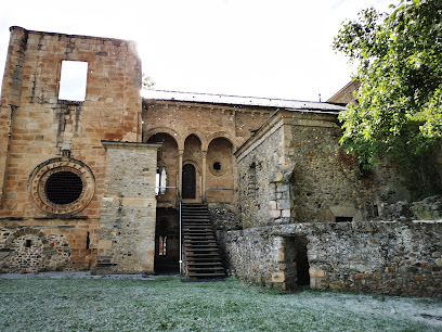 Monasterio Santa María de Carracedo en Carracedelo. Monasterio