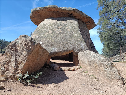 Dolmen 'El Mellizo' en Valencia de Alcántara. Lugar de interés histórico