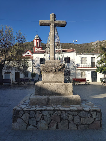 Cruz de Piedra en Atajate. Mirador