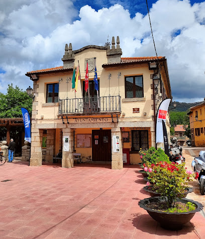 Ayuntamiento en Puebla de la Sierra. Oficina de la Administración