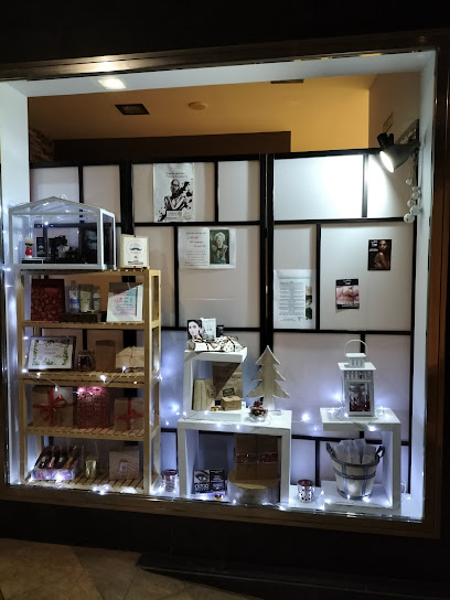 OSADÍA by Lorena Martínez en Foz. Centro de estética