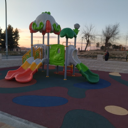 Parque nuevo en San Martín de Montalbán. Parque infantil