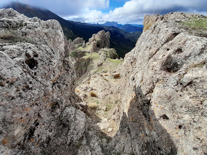 Piedra del Agujero en Siles. Mirador