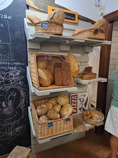 Pan de mi Pueblo en Dílar. Panadería
