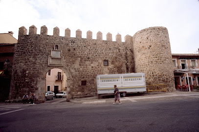 Puerta de la Cadena en Brihuega. Castillo
