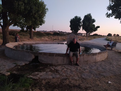 Fuente y Abrevadero La Nacivera en Navas del Madroño. Fuente de agua potable