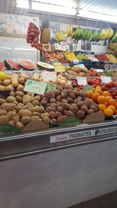 Fruites Tubau en L'Hospitalet de Llobregat. Frutería