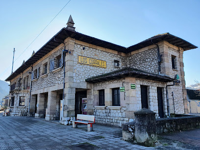 Estación de tren Los Corrales De Buelna en Los Corrales de Buelna. Estación de tren