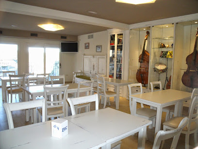 Panadería L'Artica de Alquezar en Alquézar. Cafetería