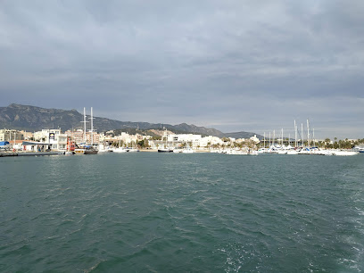 Ecocreuer-Goleta Alania en L'Ametlla de Mar. Agencia de cruceros