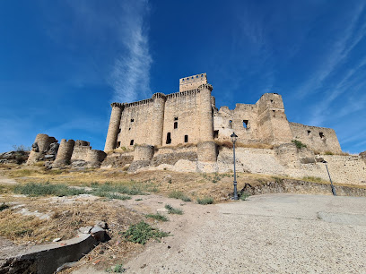 Castillo de Belvís de Monroy en Belvís de Monroy. Lugar de interés histórico