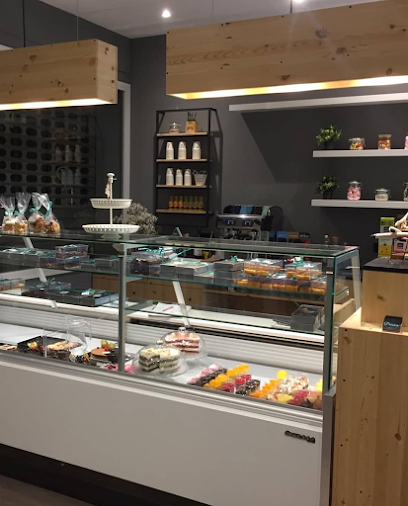 Pastisseria artesana i de qualitat. Tot fet amb farines ecològiques i producte de proximitat. en Artés. Pastelería