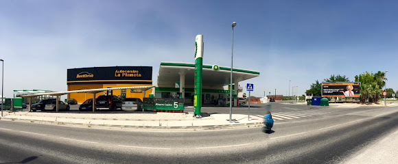 La Planeta Puerta de Mágina en Mancha Real. Gasolinera