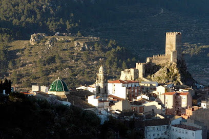 Castell de Banyeres de Mariola en Banyeres de Mariola. Castillo