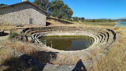 Baño de La Cochina en Villasbuenas de Gata. Balneario público