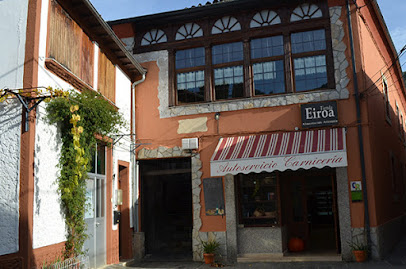 TIENDA EIROA en San Antolin de Ibias. Supermercado