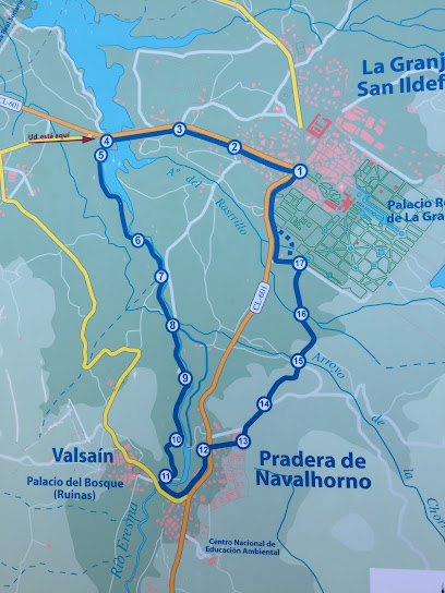 Sendero de los Reales Sitios a Valsaín en Real Sitio de San Ildefonso. Zona de senderismo