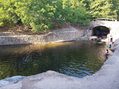 Piscina Natural San Esteban Del Valle en San Esteban del Valle. Piscina