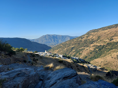 Sendero de La Cebadilla en Capileira. Central eléctrica