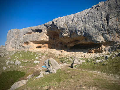 Cueva del Contadero en Los Villares. Zona de senderismo