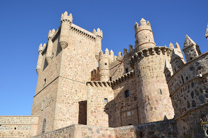 Castillo de Guadamur en Guadamur. Lugar de interés histórico