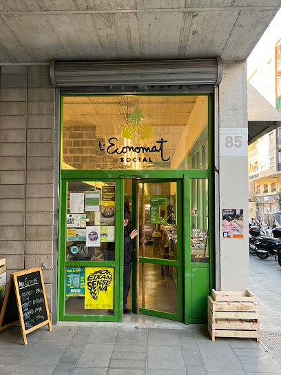 L'Economat Social en Barcelona. Tienda de alimentación