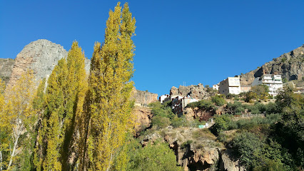 Ribera del Río Mundo en Ayna. Zona de senderismo