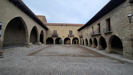 Ayuntamiento De Cantavieja-Teruel-Aragón en Cantavieja. Ayuntamiento de la localidad