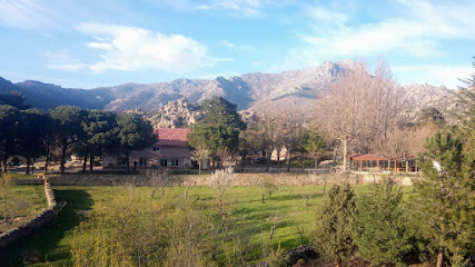 Finca los Almorchones y Albergue en Navacerrada. Albergue