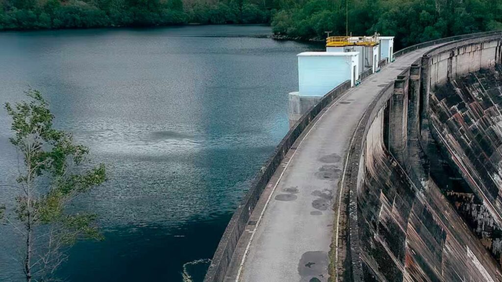 macrogranjas están arrasando el embalse de As Conchas, Contaminación, derechos vulnerados y la lucha vecinal en Ourense