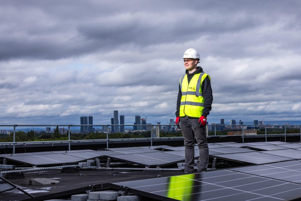 ¿Energía limpia o campo arrasado El decreto de las renovables levanta ampollas entre agricultores y ecologistas en España. Imagen de This_is_Engineering en Pixabay